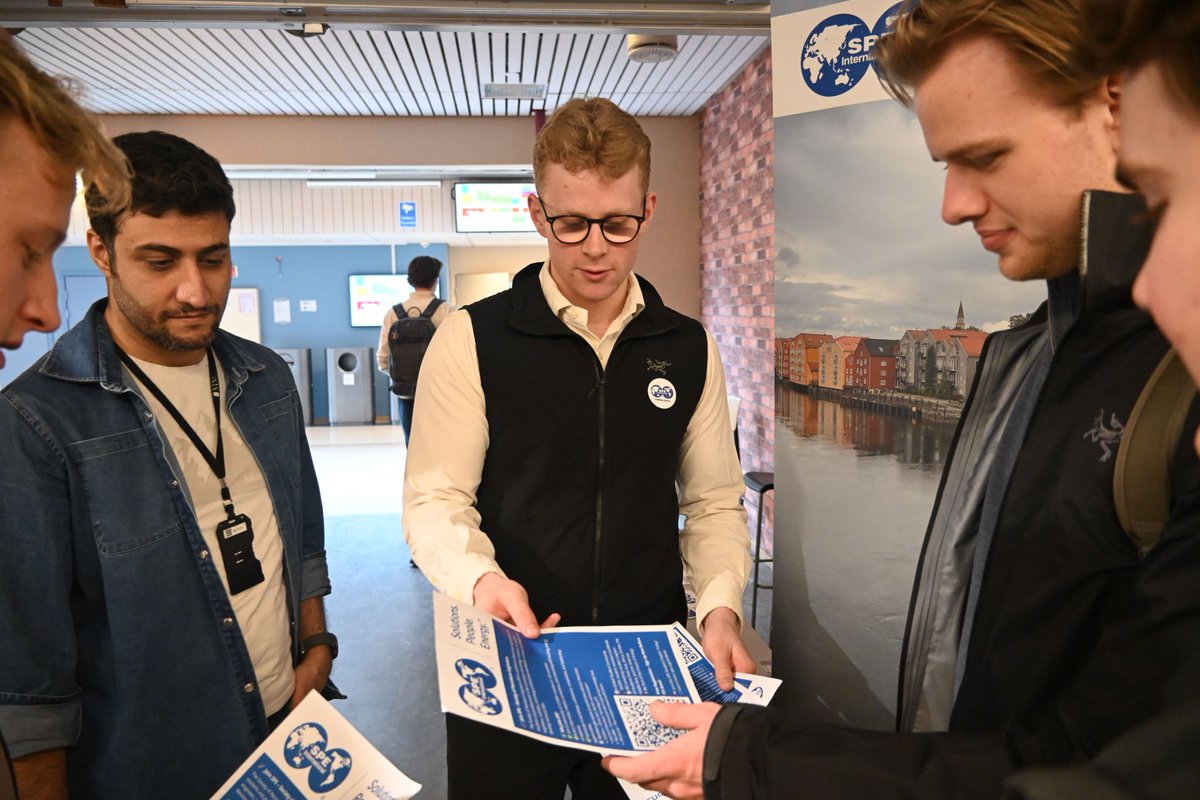 SPEtweets's tweet image. SPE NTNU Student Chapter connected with students at Petroleumskvelden 2026, focusing on education &amp;amp; preparing for energy careers. Building future professionals through SPE’s global network! 🌍

Credit: SPE NTNU Student Chapter

#WeAreSPE #EnergyCareers #StudentEngagement