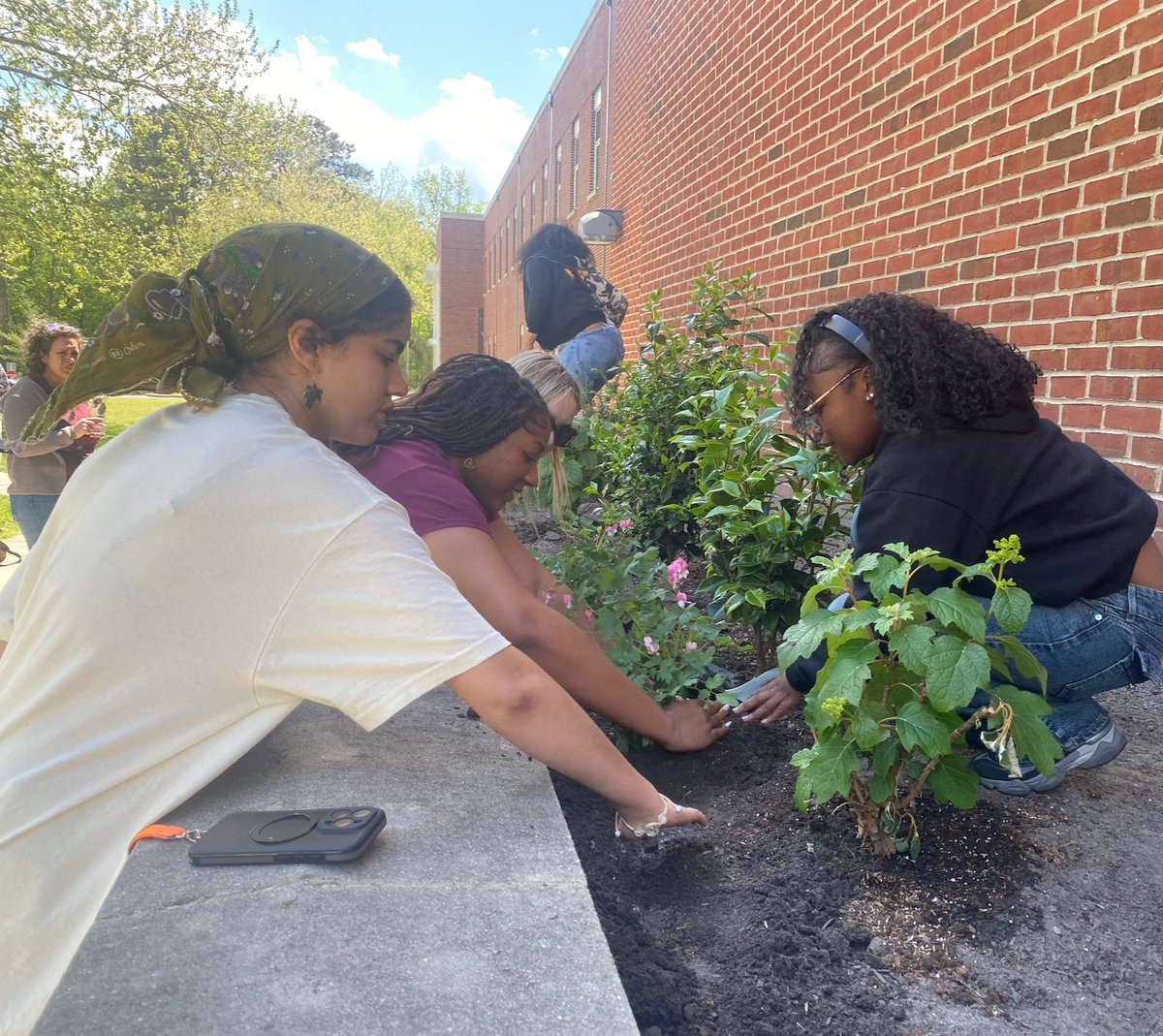 UMESSANS's tweet photo. The countdown to #EarthDay begins! The UMES Environmental Science Association is already planting outside of Hazel Hall. Don't forget to join us at 10 a.m., tomorrow for a tree planting, an 1,890-step walk, and the DASL Expo! Learn more at https://t.co/7hXl0SDrRo 

@umesnews https://t.co/uyCGjiJ0Cm
