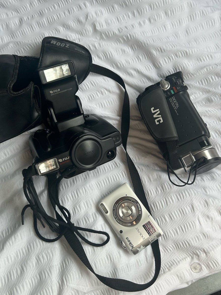 IBcam_era's tweet image. HOT TAKE

Your iPhone has 48MP, AI processing yet you’d pay hundreds on old cameras that can’t take 5 MP photos.

You have bought into the nostalgia factor, it’s a business model now.

#hottake #cameras #photography #y2k