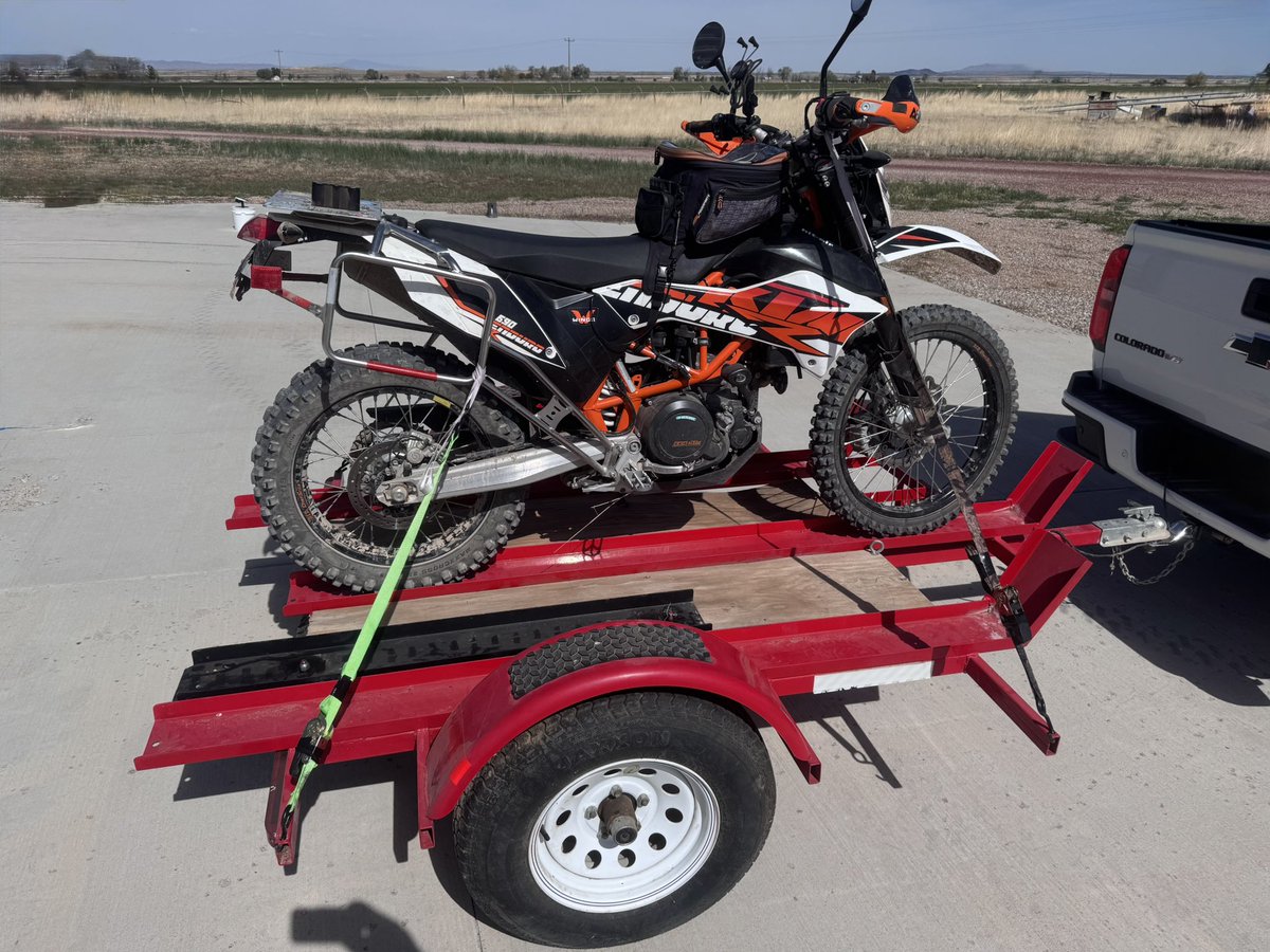 Nutnfancy's tweet photo. Relocating for single track operations in Utah. Our KTM 690 Enduro R has served TNP well. https://t.co/uh6c4K6E3b
