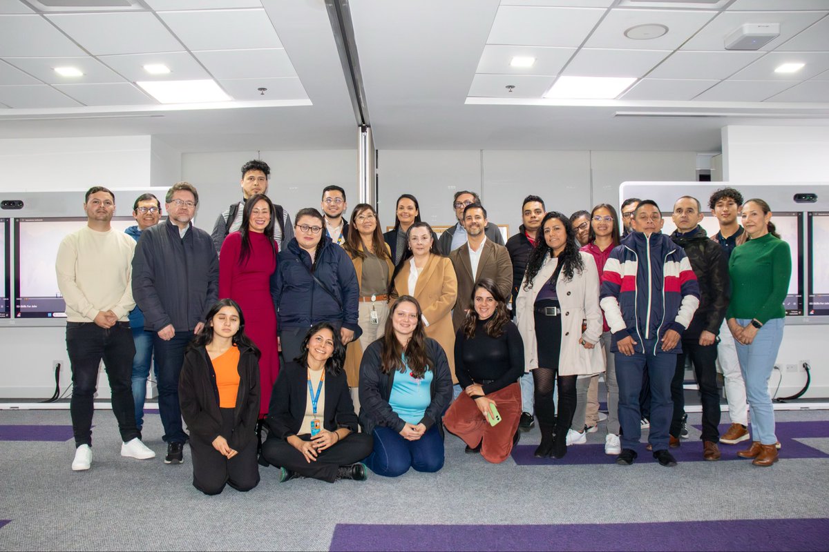 SecCTeICundi's tweet photo. 🚀🌐Vivimos el lanzamiento de “Skills For Jobs II”. 

Desde la @CundinamarcaGob y los "CIEMPRE Cundinamarca", nos unimos a esta gran alianza con la @UniversidadUNAD y @Cisco porque creemos en el potencial de nuestra gente. https://t.co/1UsINGleIj