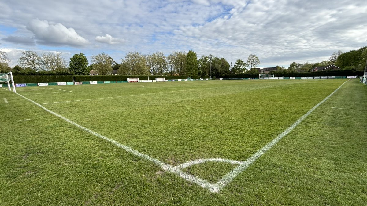 Grumpy groundsman tweet media