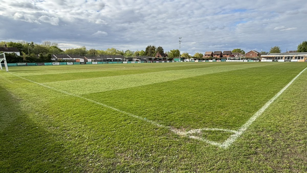 Grumpy groundsman tweet media