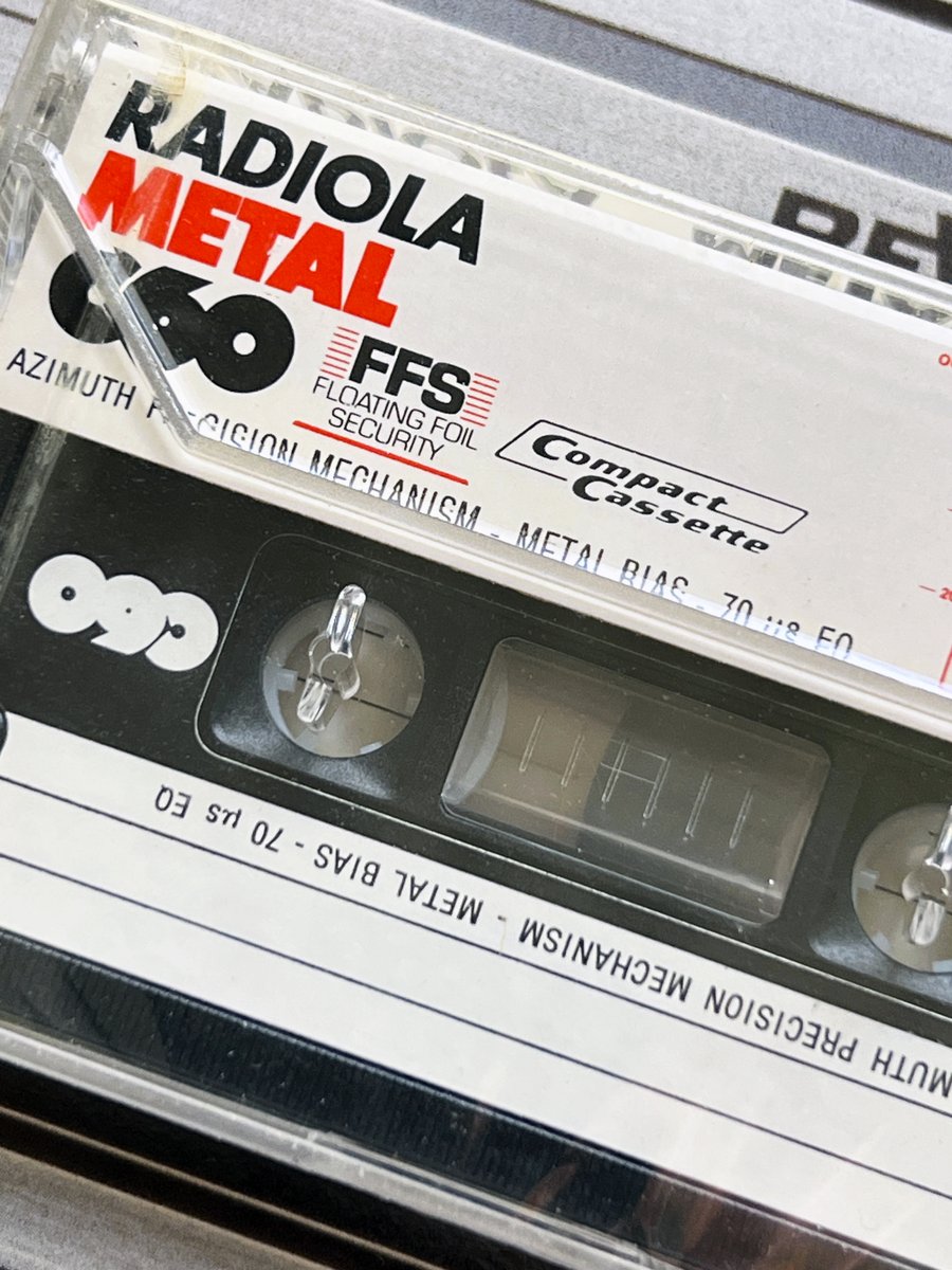 An amazing rarity that I never expected to find – a Metal #Radiola! Made by Philips in 1981.
.
#tapesfans #vintageaudio #cassetteculture #cassettetape #compactcassette #cassettecollection #audiotape #audiocassette