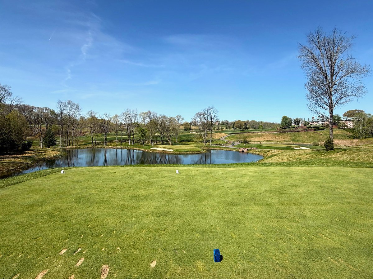 LouStagner's tweet image. This weekend I was at what might be the best 18-hole par 3 course in the country. 

Pic of every hole below👇