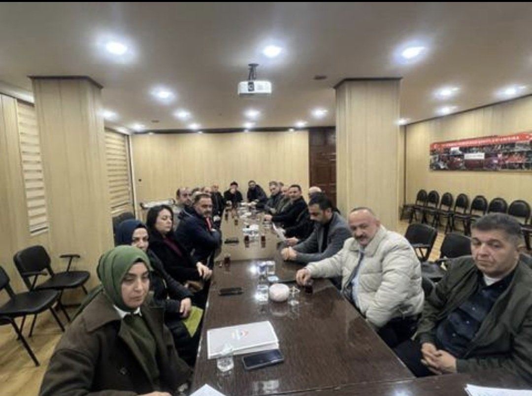 musacelik29's tweet photo. @AkPartiGhane İl Başkanımız
 Sn. @eminerdogdu29 
başkanlığında haftalık İl Yönetim Kurulu Toplantımızı gerçekleştirdik
İlimiz ve teşkilatımız adına alınan kararların hayırlara vesile olmasını temenni ediyorum. Birlik, istişare ve kararlılıkla yolumuza devam ediyoruz
@abuyukgumus https://t.co/v7PNN44fWt