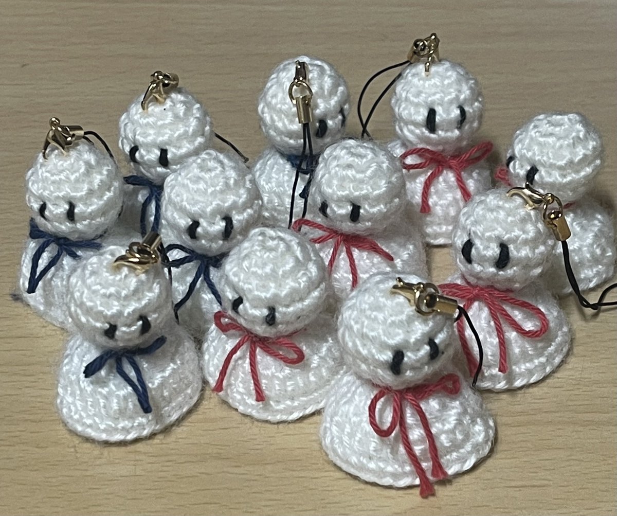 merona_soda's tweet image. 💙섬콘 나눔💙  

5/17 막콘에 나눔 갑니다✨  
플라워콘 때 남은 스마일 키링 + 별 키링 + 테루테루보즈 키링까지 3가지로 준비했어요!  
수량 꽤 넉넉하게 준비할 예정이에요😉  

상세 수량 / 착장 / 장소는 하루 전 타래로 공지 드릴게요!  
유인 나눔으로 진행합니다🙌
#루시 #ISLAND #나눔