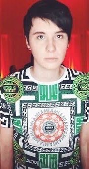 howellslesbians's tweet photo. HOW did the fuckass Versace shirt make it through the move im fucking crying https://t.co/UmwEe5fY6U