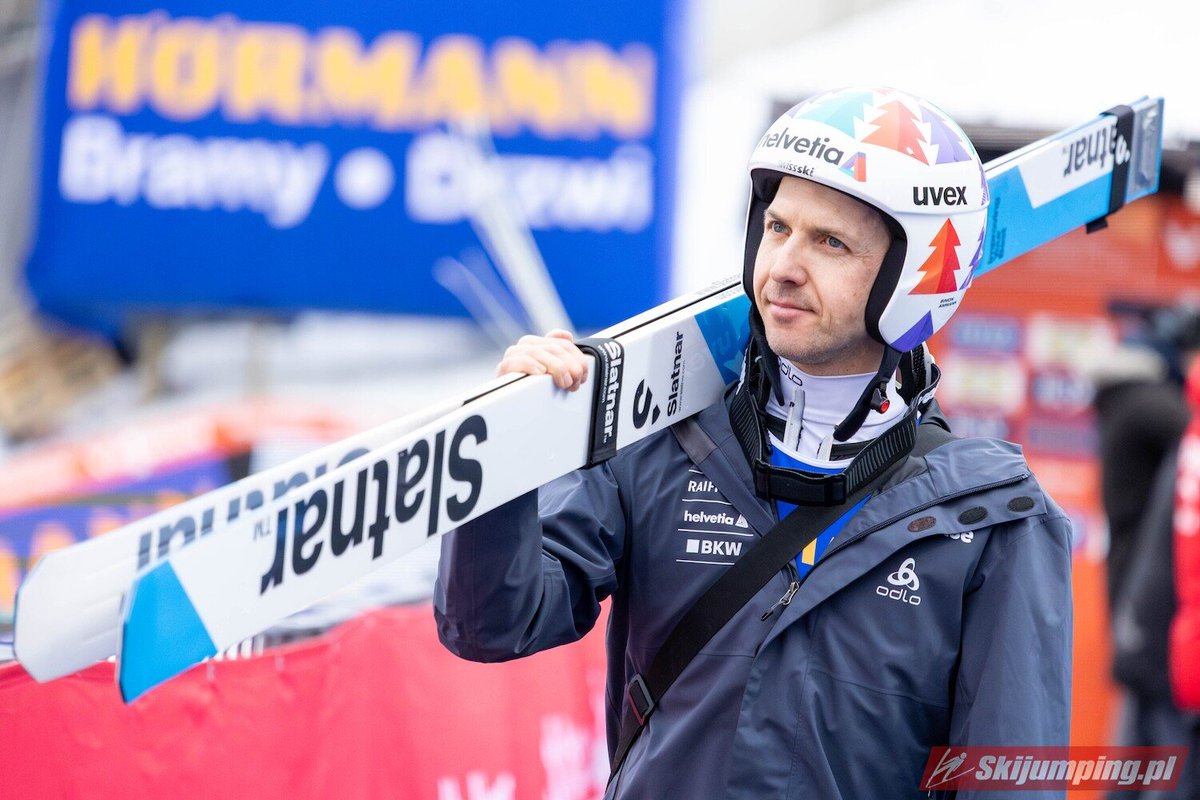 Bucholz_Adam's tweet photo. - Simon Ammann kontynuuje karierę. Uwzględniam go w planach na kolejny sezon - mówi trener reprezentacji Szwajcarii Bine Norcic dla @Blick_Sport

#skijumpingfamily @skijumpingpl https://t.co/r70zDM3OMa