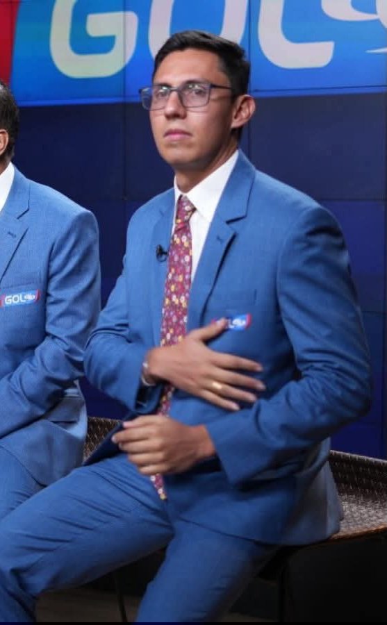Mirame a mi muchacho ahí 😮‍💨

MUCHAS FELICIDADES <a href="/JulianCaperaB/">Julián Capera</a> 
EL MEJOR PERIODISTA DEL PAÍS 🙌