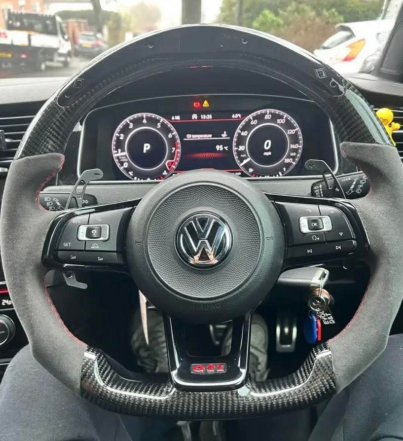 AmekaFrank22's tweet image. Carbon fiber flat-bottom steering wheel on a VW GTI 🔥

Alcantara grip + paddle shifters
Serious interior upgrade

📦 Europe sourced
📩 DM if interested

#GTI #GolfR #VW #CarMods