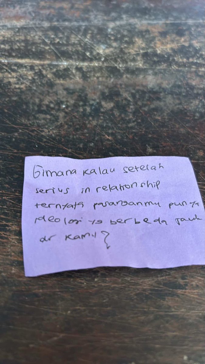coacoooooo's tweet photo. Taro sini deh, sape tau orangnya yang ngasih gasengaja liat kannn. https://t.co/FPRzZ3sVb9