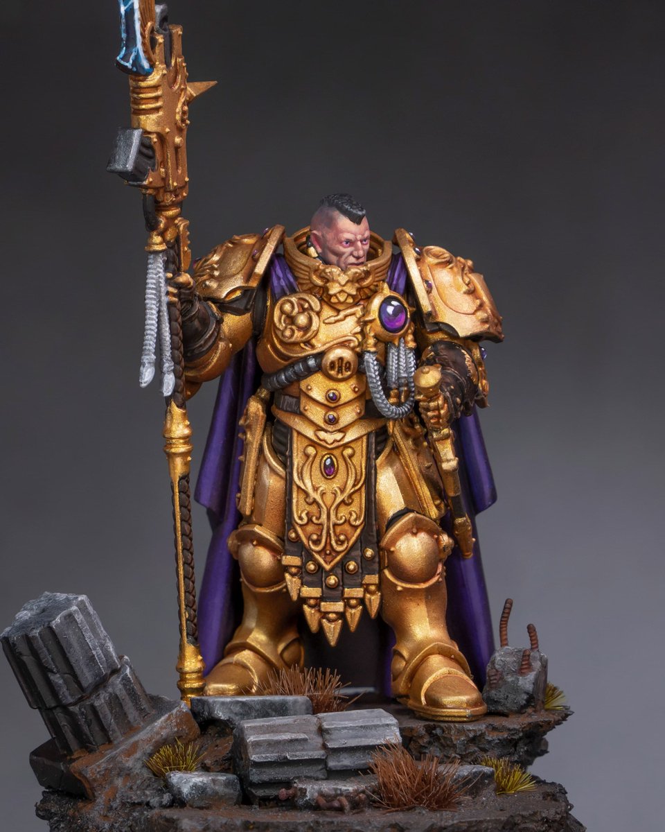 theminiaturista's tweet image. Just a quick paint of this Custode with true metallic, nothing special, but I like the contrast of the golden armor against the grey and desaturated tones of the base.

#warhammer40k #warhammer #warhammercommunity #gamesworkshop