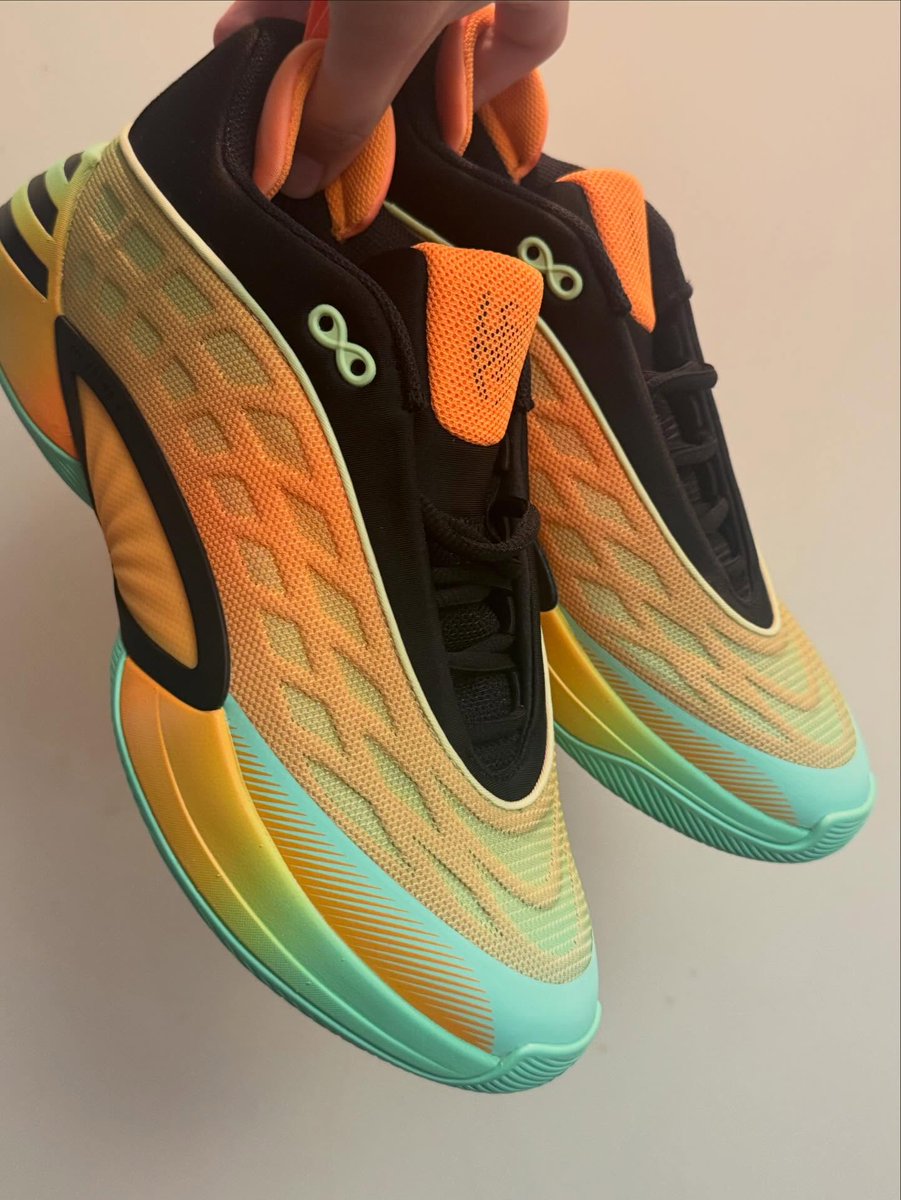 B/R Kicks tweet media