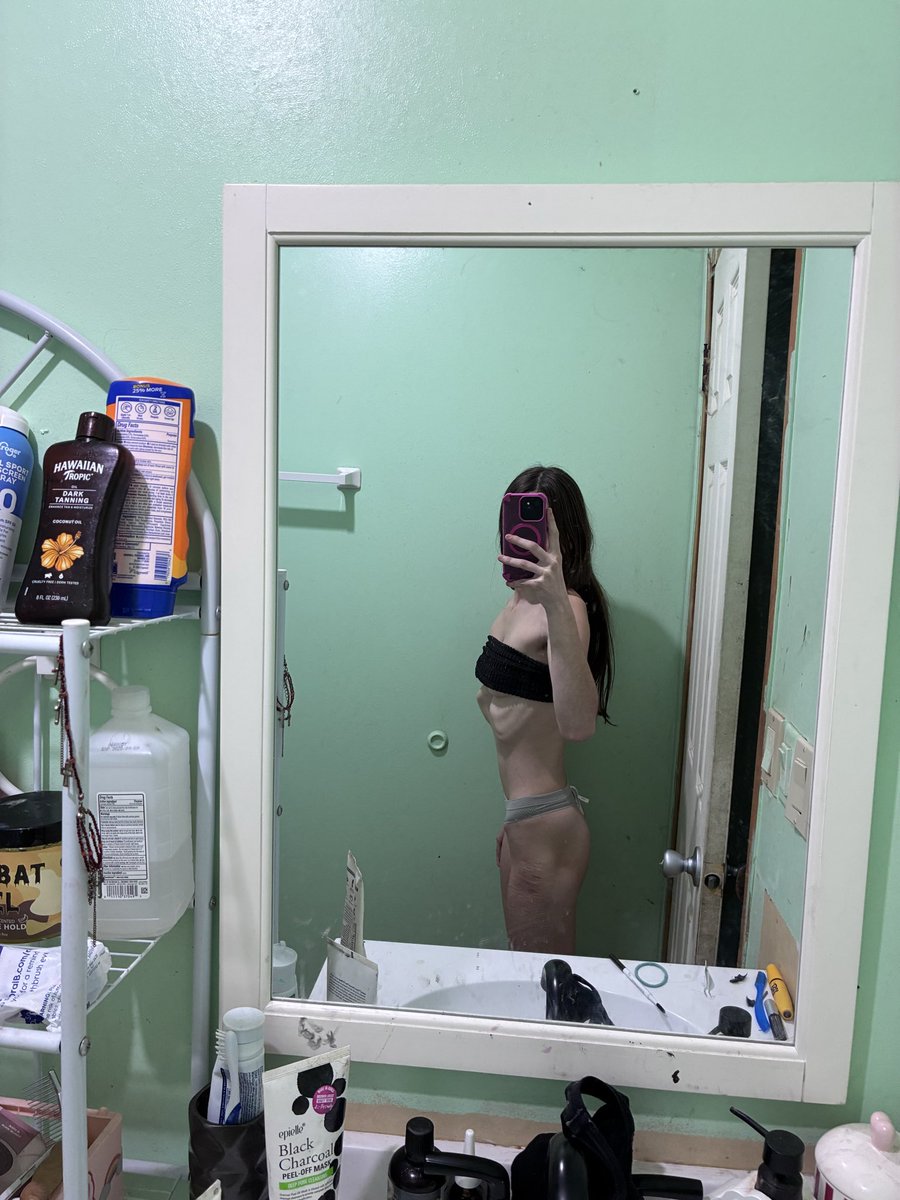 LilySmithysw's tweet image. Noon check how wee looking?
Happy 420 bbys smoke it up 🎀🧸 #edtwt    #ed