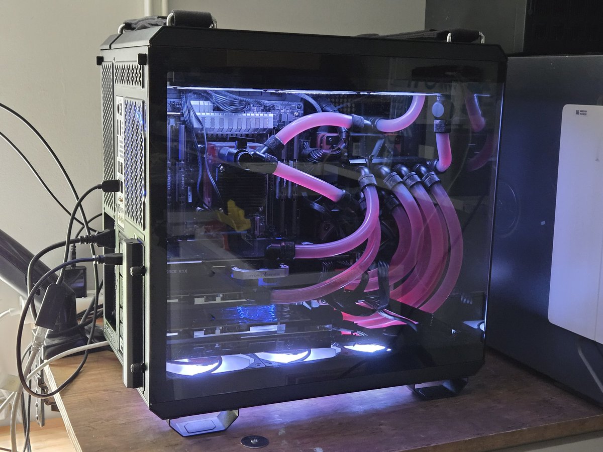 Evan Rodgers 🏳️‍🌈 tweet media