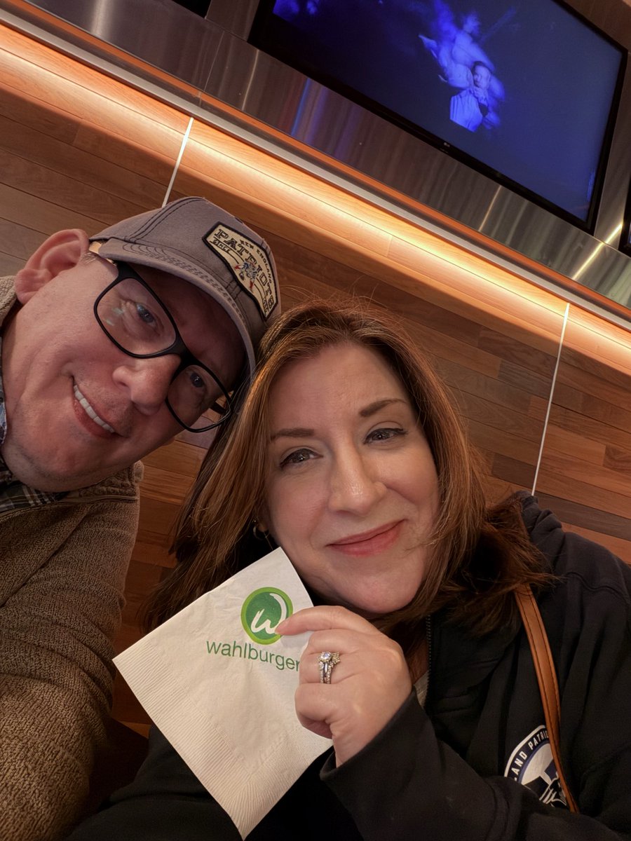 DemosGirl's tweet photo. Bday lunch! https://t.co/4WTm3BO8VQ
