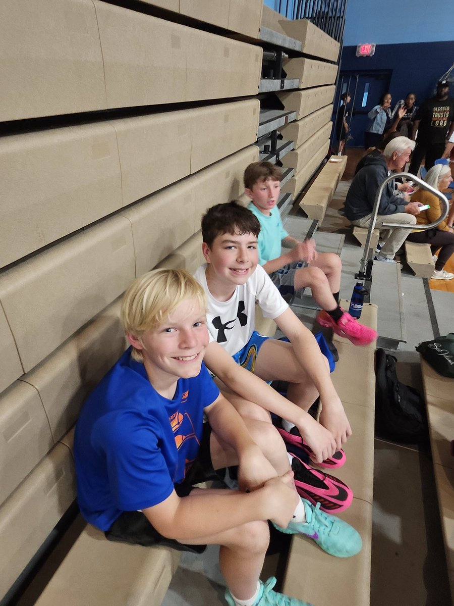sjcbasketball's tweet photo. 2 of my AAU 6th graders having a great Day at Will Hands 3 on 3 basketball tournament. What a great day of basketball for these boys and in Memory of a Great Kid Will Hand!! We miss him a lot!! https://t.co/DIOEAmXgOd