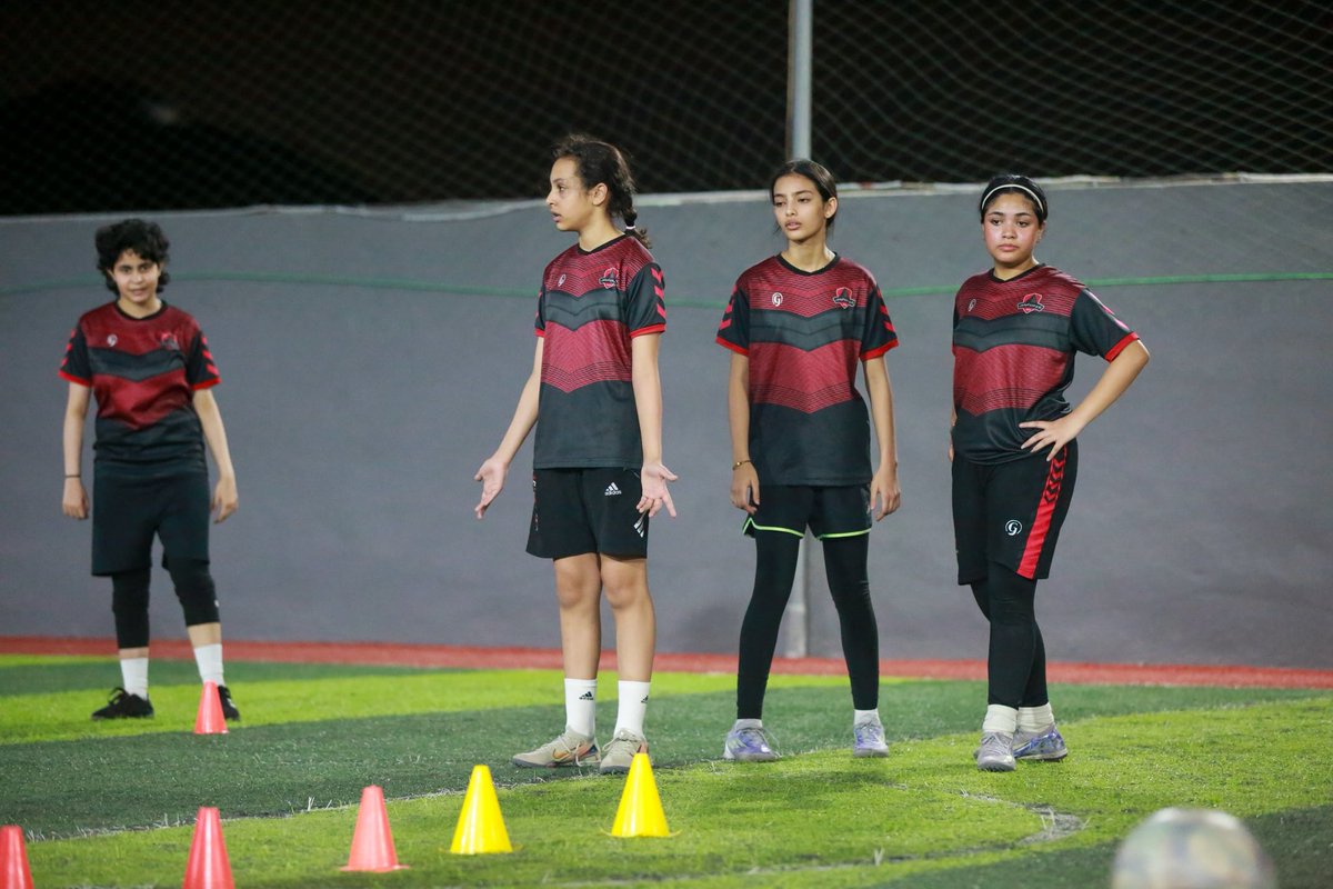 نادي منجم المواهب الرياضي سيدات ⚽️🏐🏀🏊 tweet media