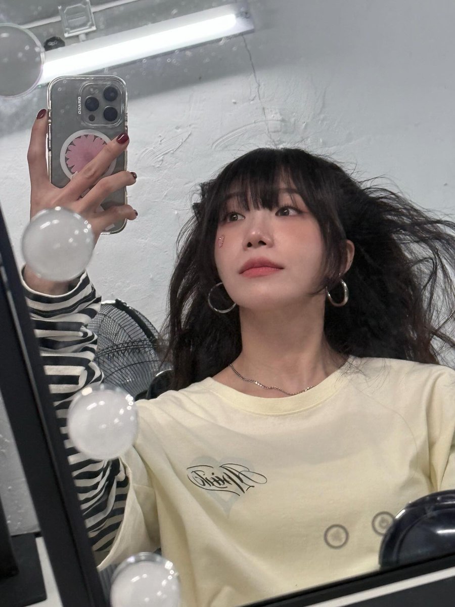 꽁이사 tweet media