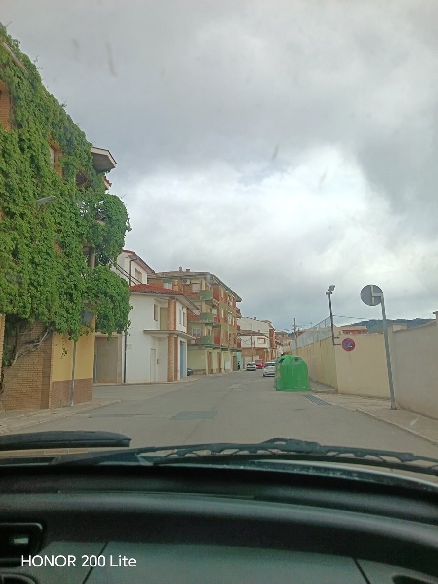 AguileraAlhy's tweet photo. Buenas tardes
Cielo Nublado #Calanda https://t.co/AqIioOZH53