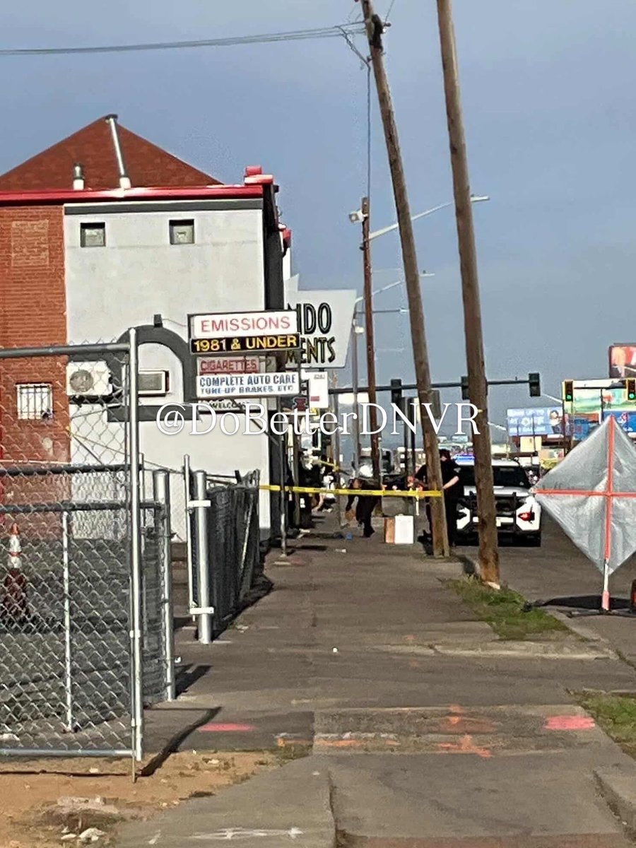 dobetterdnvr's tweet photo. Colfax & Uinta. Neighbors report a trail of blood along Colfax from Uinta to Valentia this morning. Nothing reported on @denverpolice X account. #colfax #vibrant ๐ค๐ค https://t.co/68letI1PMl