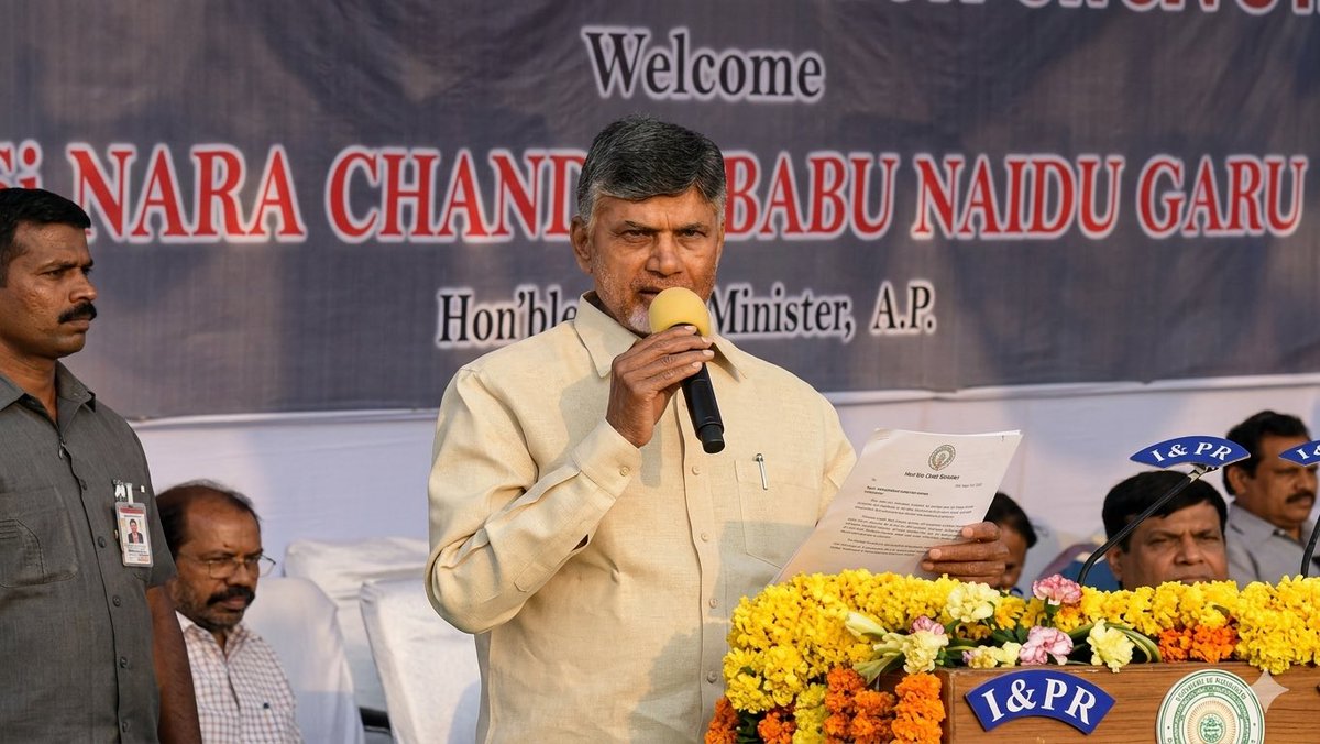 srinu1966's tweet image. “From rivers to runways, vision takes flight ✈️🌊
N. Chandrababu Naidu envisioned innovative connectivity like seaplane services on the Krishna River—turning water bodies into gateways of growth.

A leader who sees possibilities where others see limits. #VisionaryLeadership