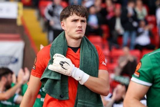 Antoine11446540's tweet image. La Défense : 
Oliver, gardien avec d’excellents réflexe , très bon sur penalty , arête énormément de tir mais qui a plus de mal au pied mais avec sa défense c’est moins grave 
#Oliver #Wright #Accrington #RSCL #foot #JPL #Wilmots #mercato