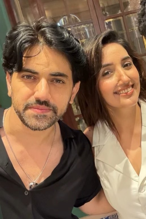 pranalilover's tweet image. After sooo long, this reunion just healed something in every #Zainoor heart 🥹
White meets black, nostalgia meets emotions… Suman Indori memories flooding back like a dream 💫
THIS is what we waited for!!! 💖🔥
#AshnoorKaur #ZainImam
@ashnoorkaur03