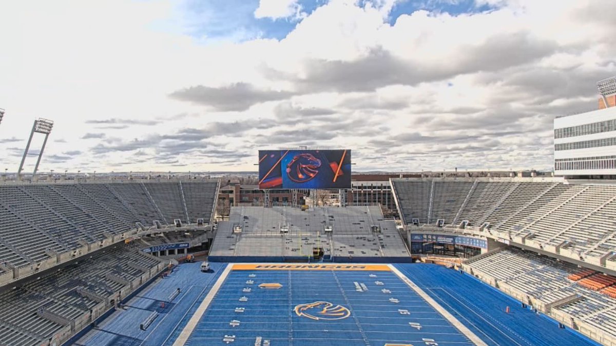 iBEAMC's tweet image. Thanks to affordable, turn-key #constructioncamera solutions that deliver 24/7/365 online photo archives, live-streaming HD video, and unlimited #4K #timelapse movies, sports and entertainment projects are reaping the benefits of construction cameras: buff.ly/o618yxn