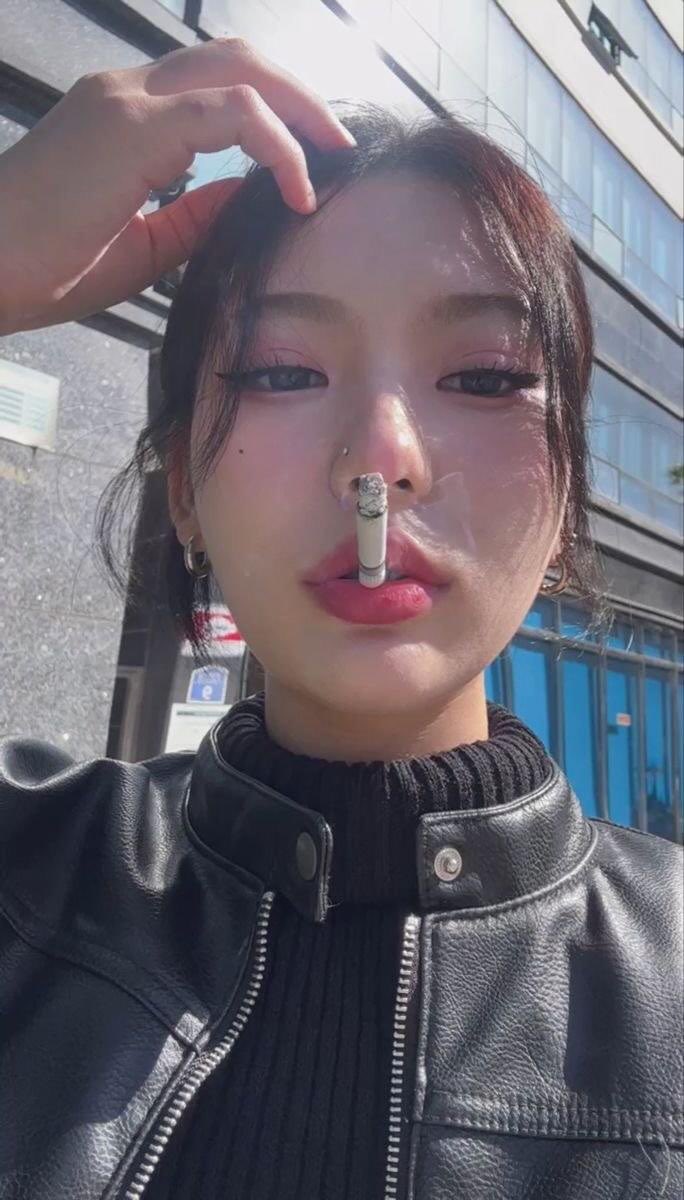 MZHUsb's tweet photo. 呵，对着高贵的女神把💰送的���干净净应该能爽死傻逼的脑子了吧，一群傻逼赶紧来送！
#atm奴  #压榨 #女性崇拜  #洗脑 #上贡 #账单奴 #洗脑催眠 #榨金  #舔狗 #胁迫 #绿帽奴 #绿帽癖 #绿奴 https://t.co/pwJgsGPzKN