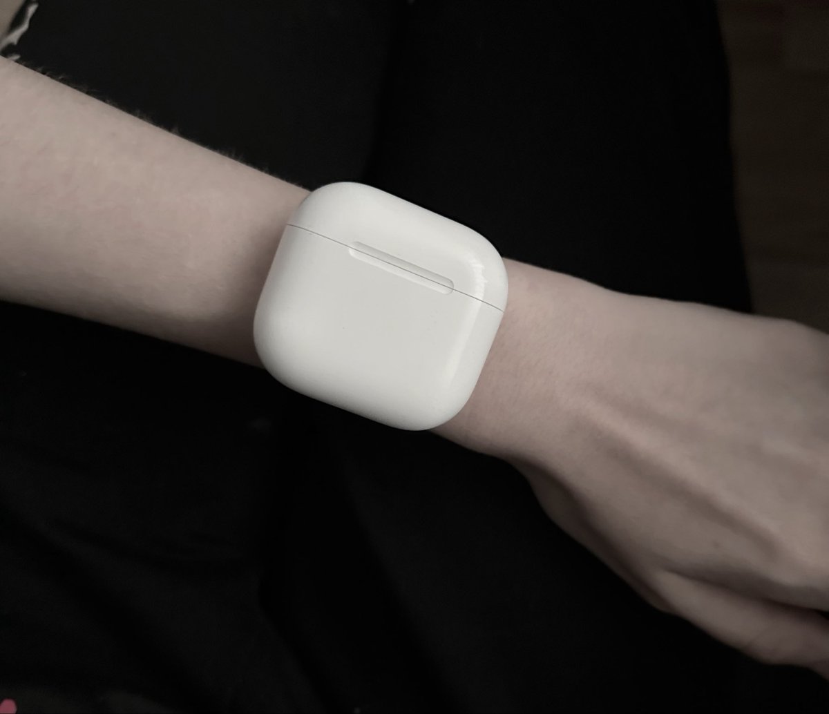 xwolfyk555's tweet image. #bodycheck .