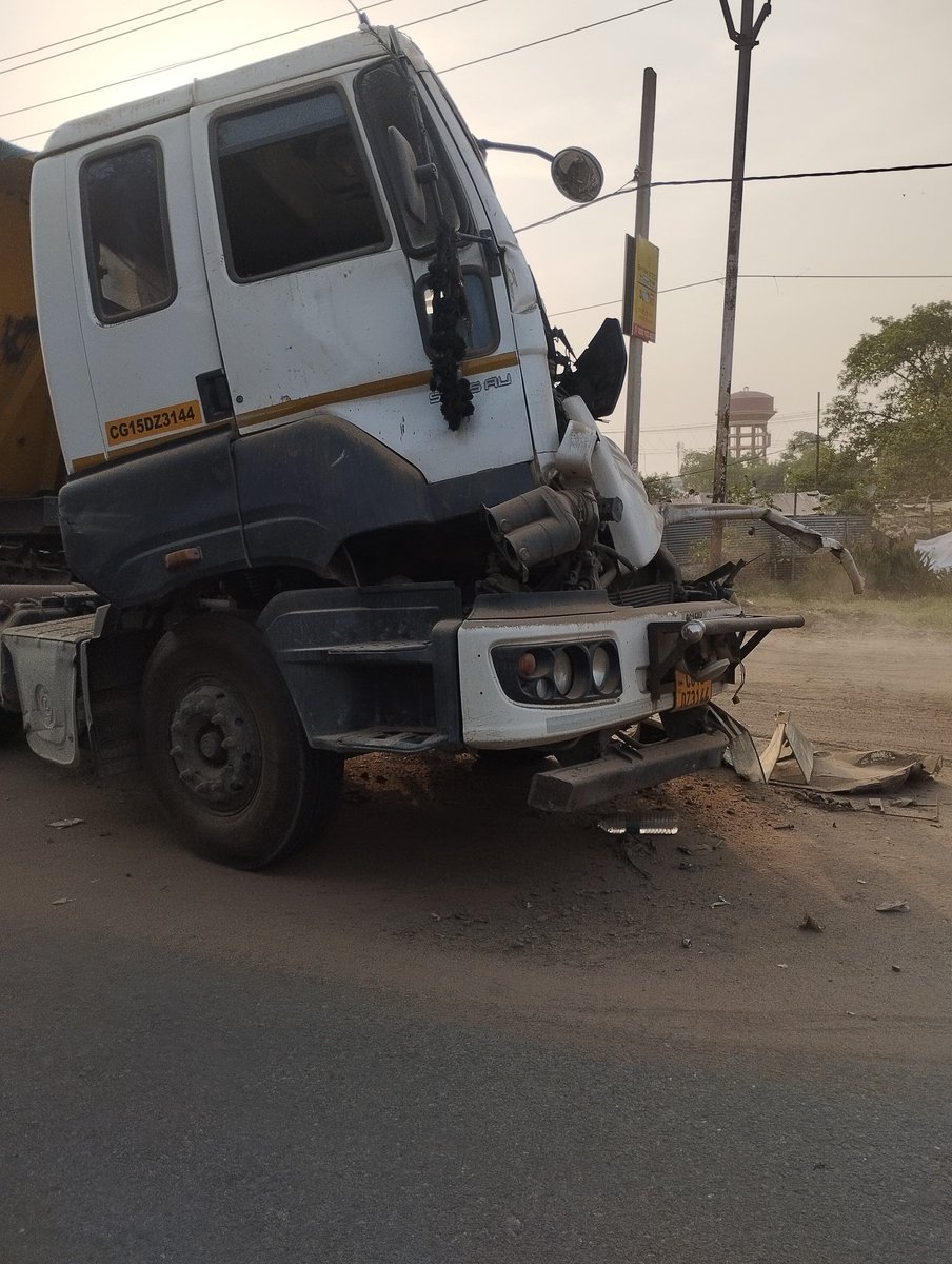 Biharcreator's tweet image. आइए इस टॉपिक पे भारत में सड़क दुर्घटना बहुत गंभीर समस्या है हर साल लगभग 4 से 5 लाख सड़क दुर्घटना होता है और इसमें हर साल 1.7 लाख से अधिक लोगों की मौत हो जाती है प्रतिदिन लगभग 450 से अधिक लोगों की मौत होती है आखिर इसका जिम्मेदार कौन है हम है या सरकार  #PlaneCrash