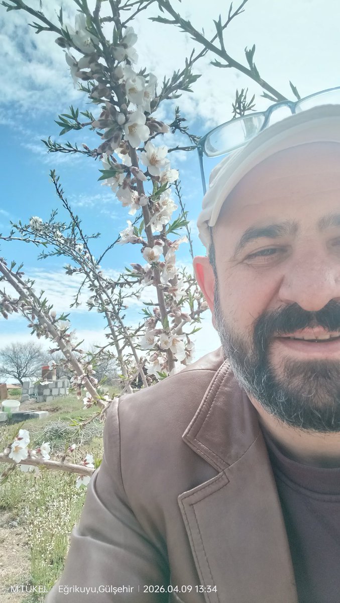 MehmetTukel_'s tweet photo. Özdemir Asaf' ın muazzam sözü;
"Sonra çekildim bir kenara,seyrettim olup biteni. Baktım kimde ne kadarım, kim bende ne kadar kalmış diye... https://t.co/jApvlpjjy6