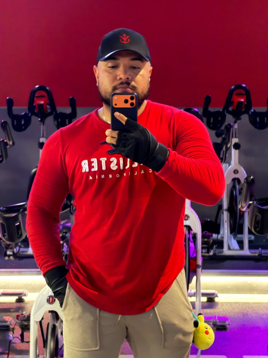 ErickMarmo26195's tweet image. Buenas tardes #gay #follow #gym