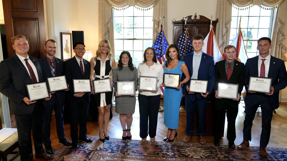 FloridaFellows's tweet photo. Congratulations, Class XXI! 

Thank you to Governor DeSantis for your continued support of the Fellows Program. Thank you as well to the families, agency heads, board members, alumni, and all who joined us to recognize this outstanding group last week at the Governor’s Mansion. https://t.co/Blhmw6ocvs