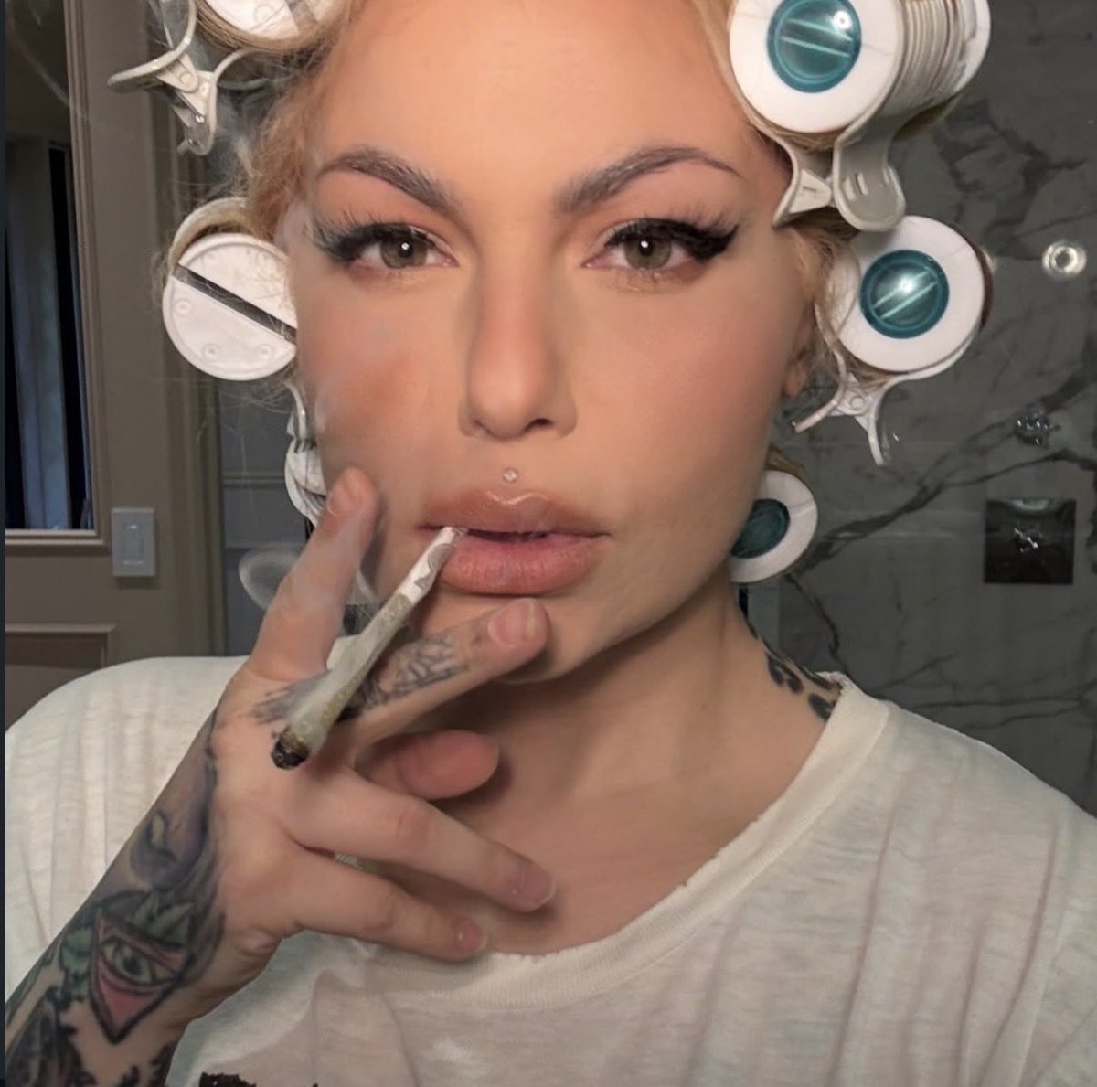 MysticCravings's tweet photo. I hear it’s weed’s birthday… https://t.co/p0UTxrLPyw