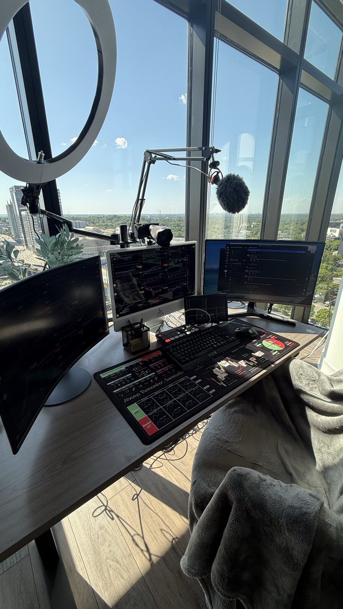 Dontez Akram 🎈 tweet media