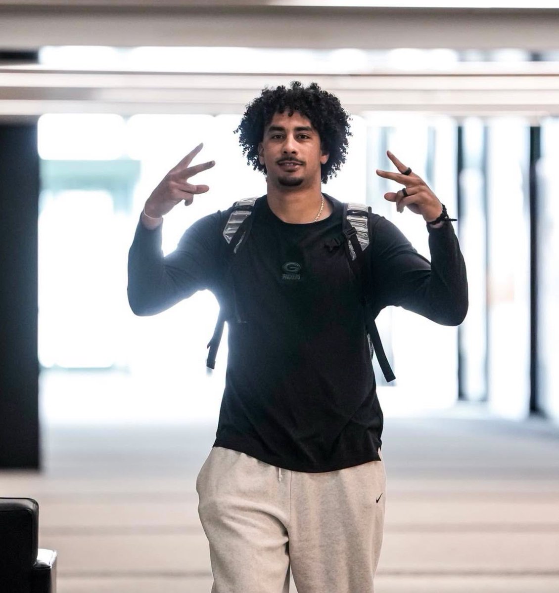AU1265GB's tweet image. QB1 is in the building for voluntary workouts 
🏈
#Packers #GoPackGo 
📸: @packers