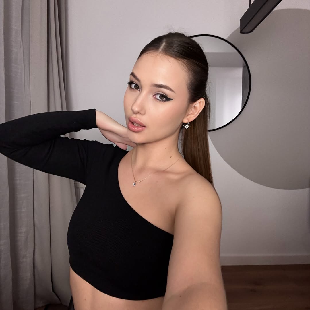 Julia😍 tweet media