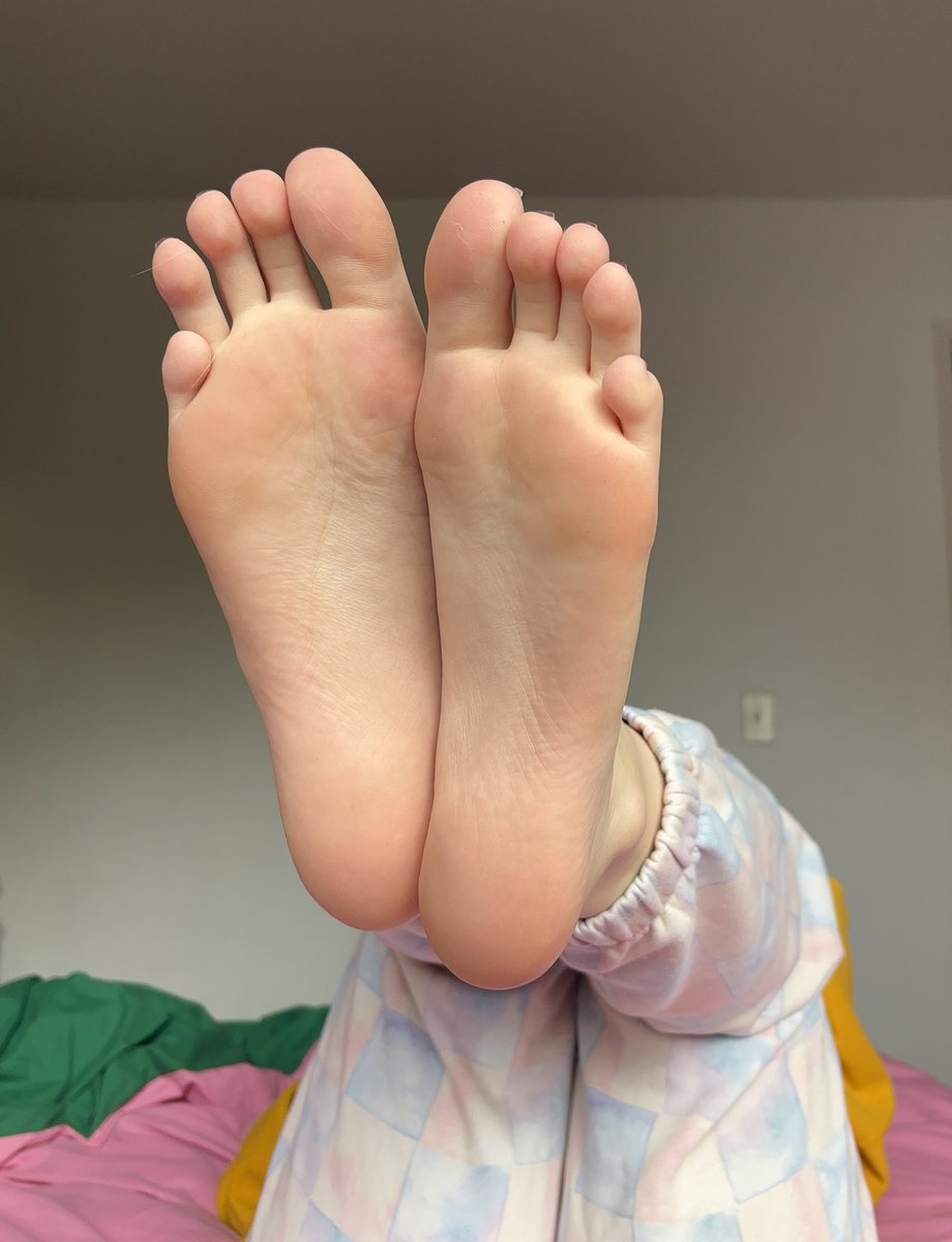QueenJade111's tweet photo. Big feet deserve big tips, help a girl out 😜

https://t.co/UyzFwqzARr https://t.co/CH7AZ3vam2