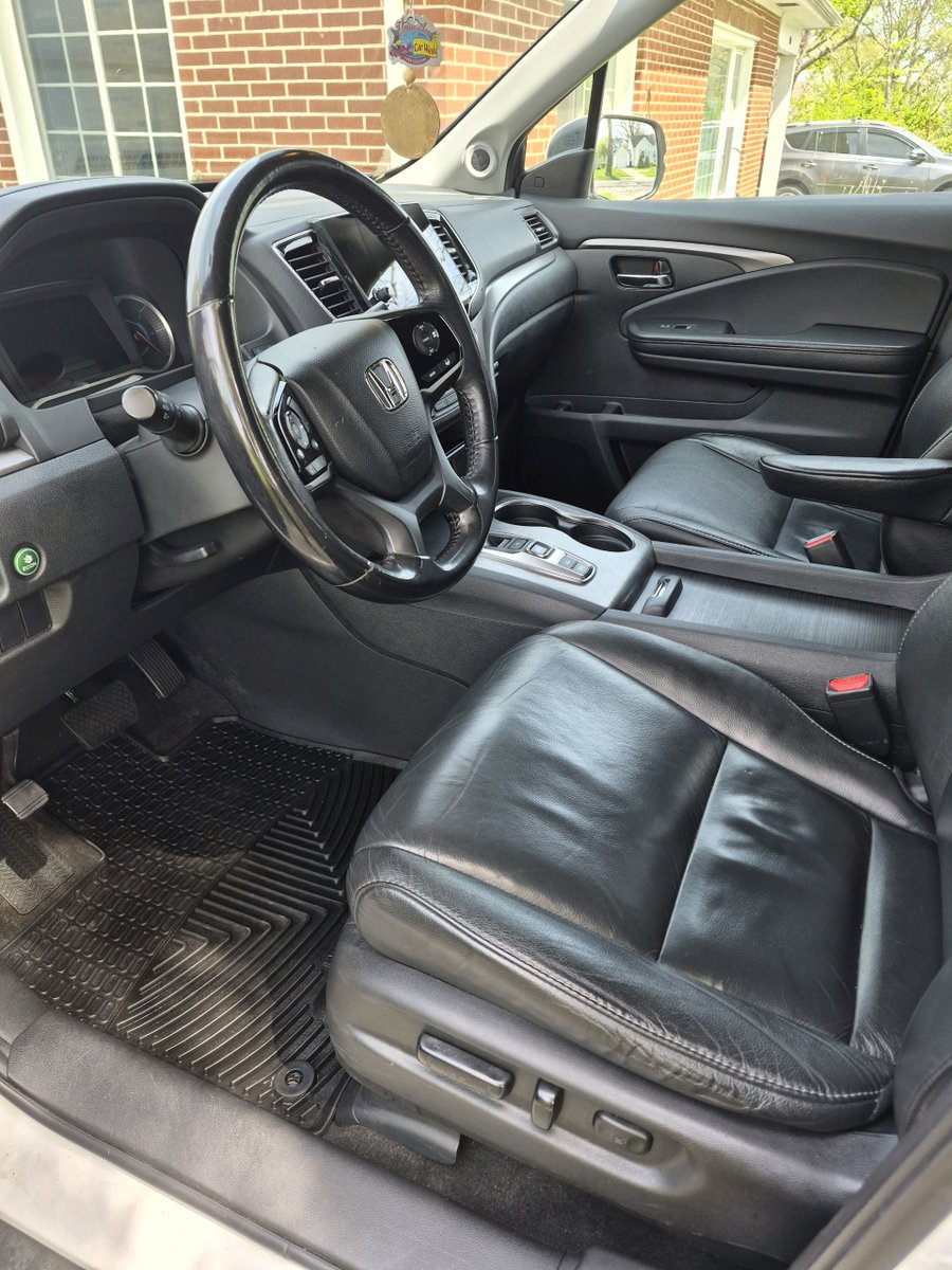 AndDetailing234's tweet photo. 🌟 Our mission is happy customers and sparkling clean cars! 🚗 A &amp; C Car Detailing offers interior detailing for only $130. Ready to give your car the care it deserves? Call or text today to book your appointment! What's your favorite spring drive? #CleanCar #Springfresh https://t.co/ObPhokNyVs