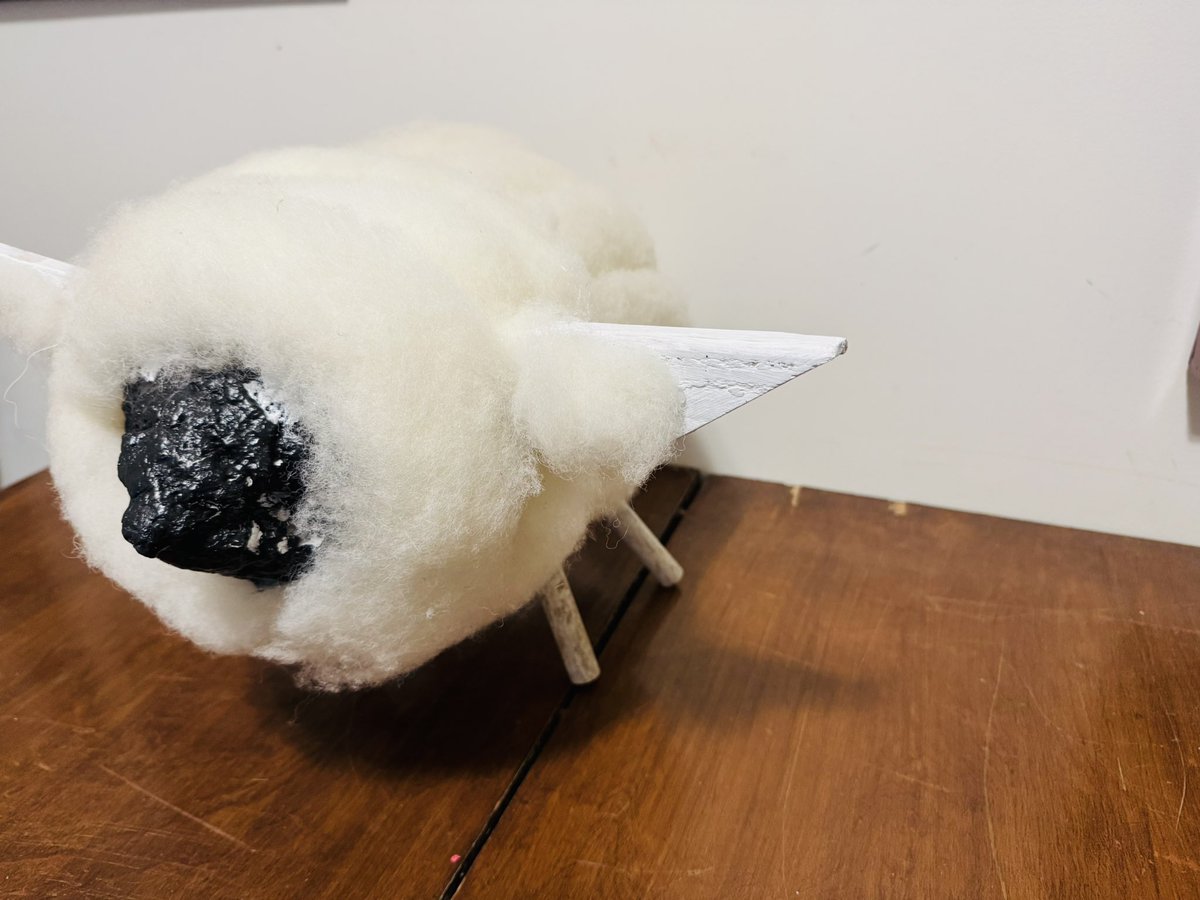 seanmaddoxart's tweet image. Feeling pretty jacked about my first lamb. Real wool and all.

Coming to the Wolfville Farmer’s Market soon.

#buoy #wool #art #folkart #novascotiafolkart