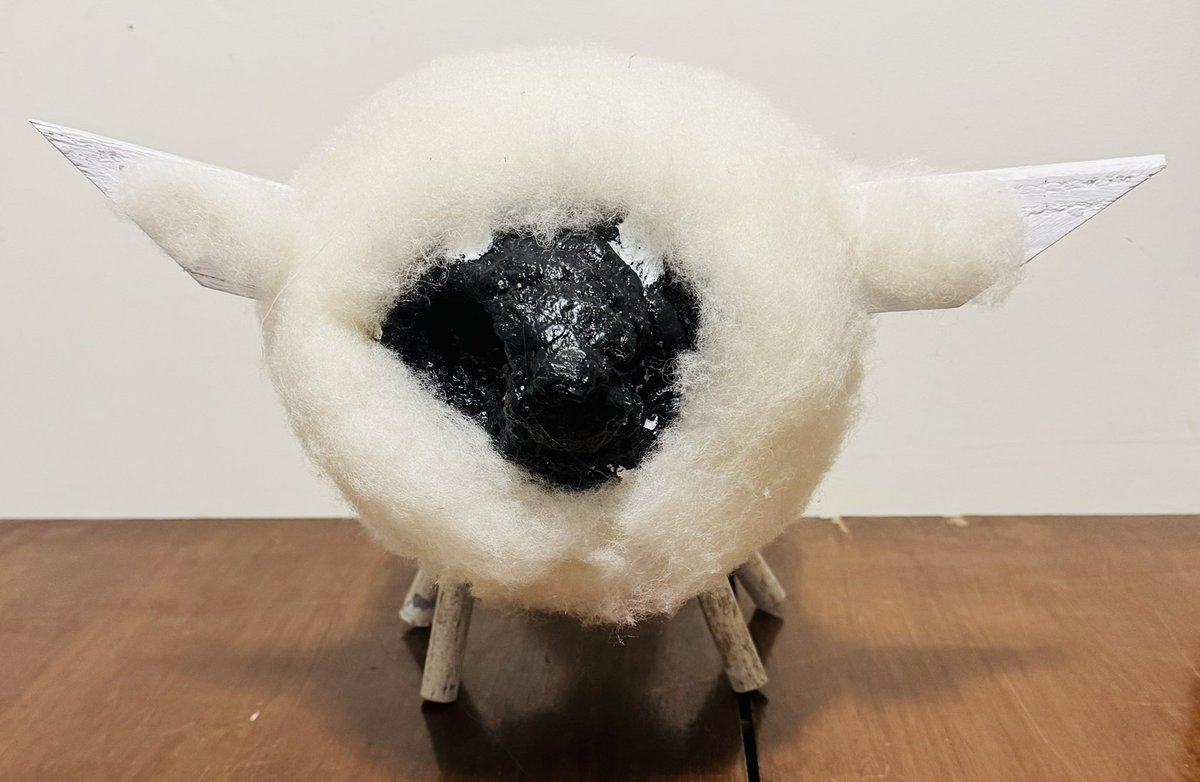 seanmaddoxart's tweet image. Feeling pretty jacked about my first lamb. Real wool and all.

Coming to the Wolfville Farmer’s Market soon.

#buoy #wool #art #folkart #novascotiafolkart