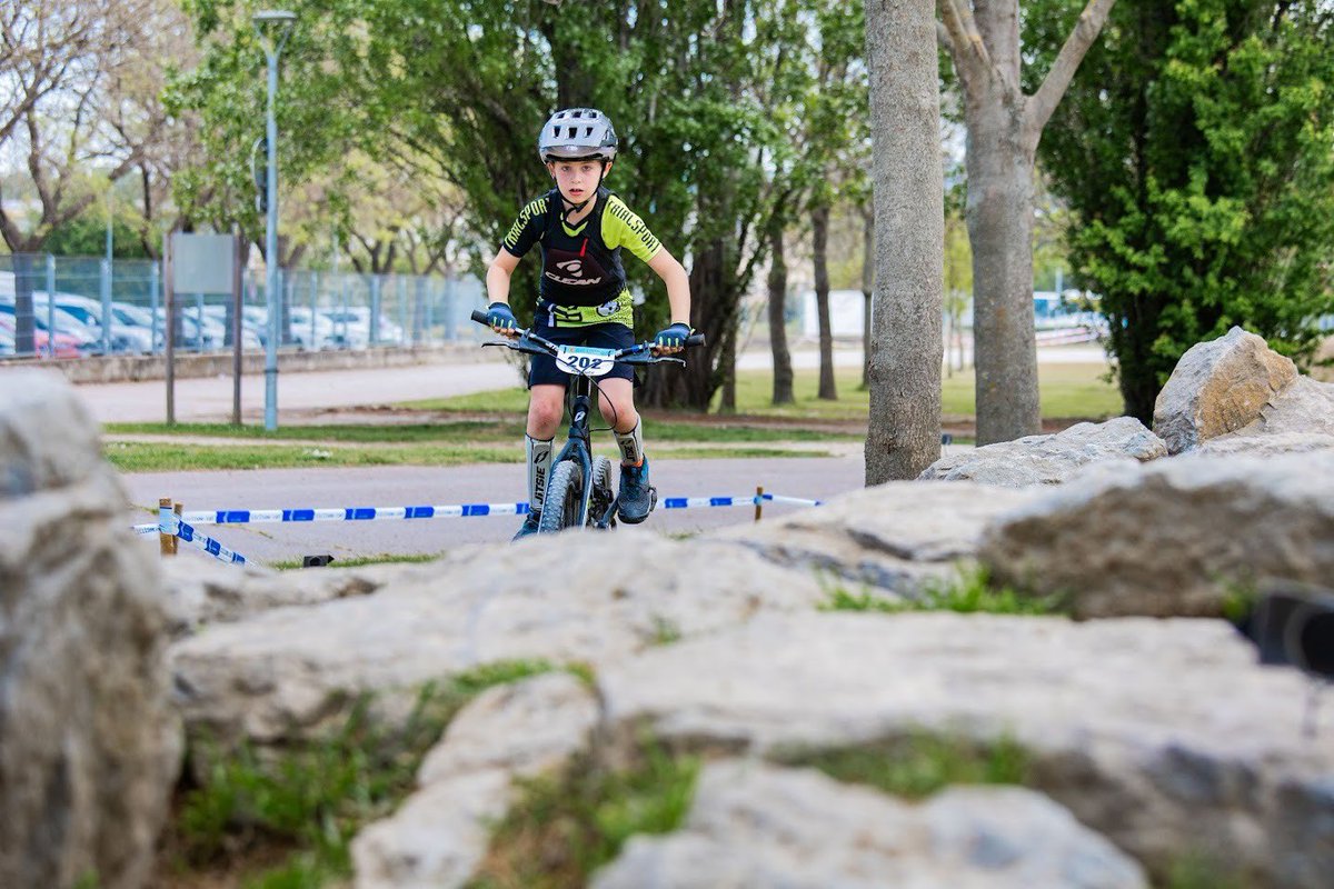 ciclismecat's tweet photo. 🏆 Martí Riera i Aina Gonzalo, guanyadors de la Copa Osona de Trial 2026

🚵‍♂️ El prestigiós Gran Premi Ciutat de Vic ha tancat la temporada

+ info 👉 https://t.co/V6vSYLj6lZ

📸 @xevi_planas_  / @CopaOsona 

#ciclismecat https://t.co/vGCWHj7QjO
