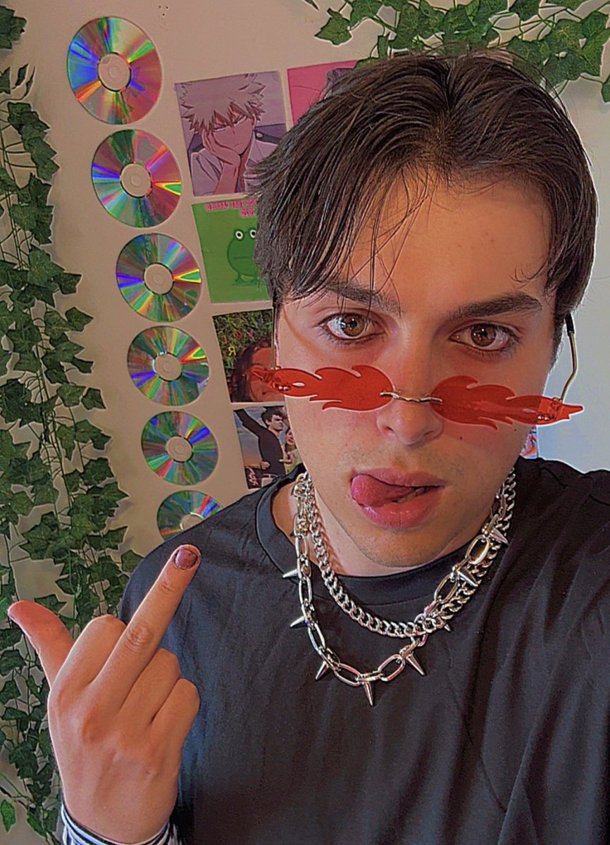 Si eres de Straight tiktok porfavor ✨bloquéame✨

Si sabes lo que es el tré 🌳👁️👄👁️
Podemos ser amigos 😸