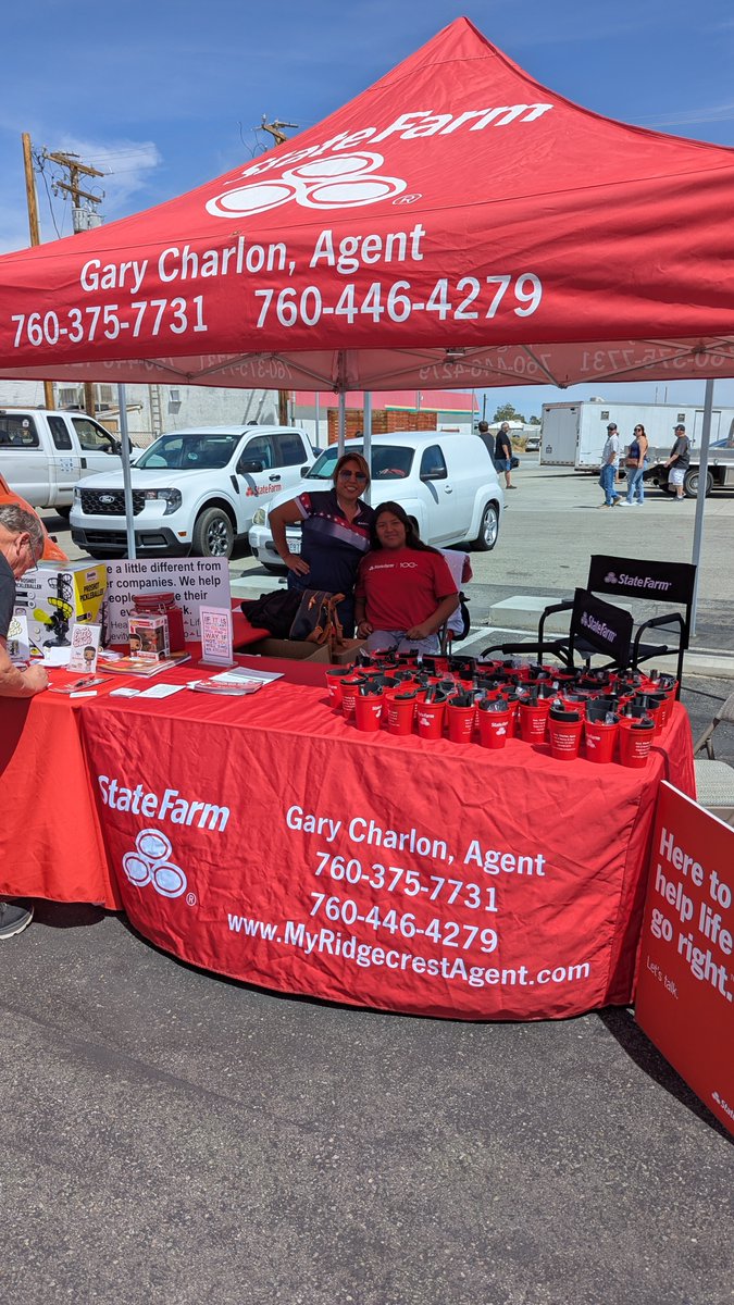ridgecrestagent's tweet photo. We were happy to be a Banner Sponsor on Saturday at the Classic Burgers Car Show benefitting the Ridgecrest Animal Shelter! What a great event, for a great cause! https://t.co/rSHf556v6F