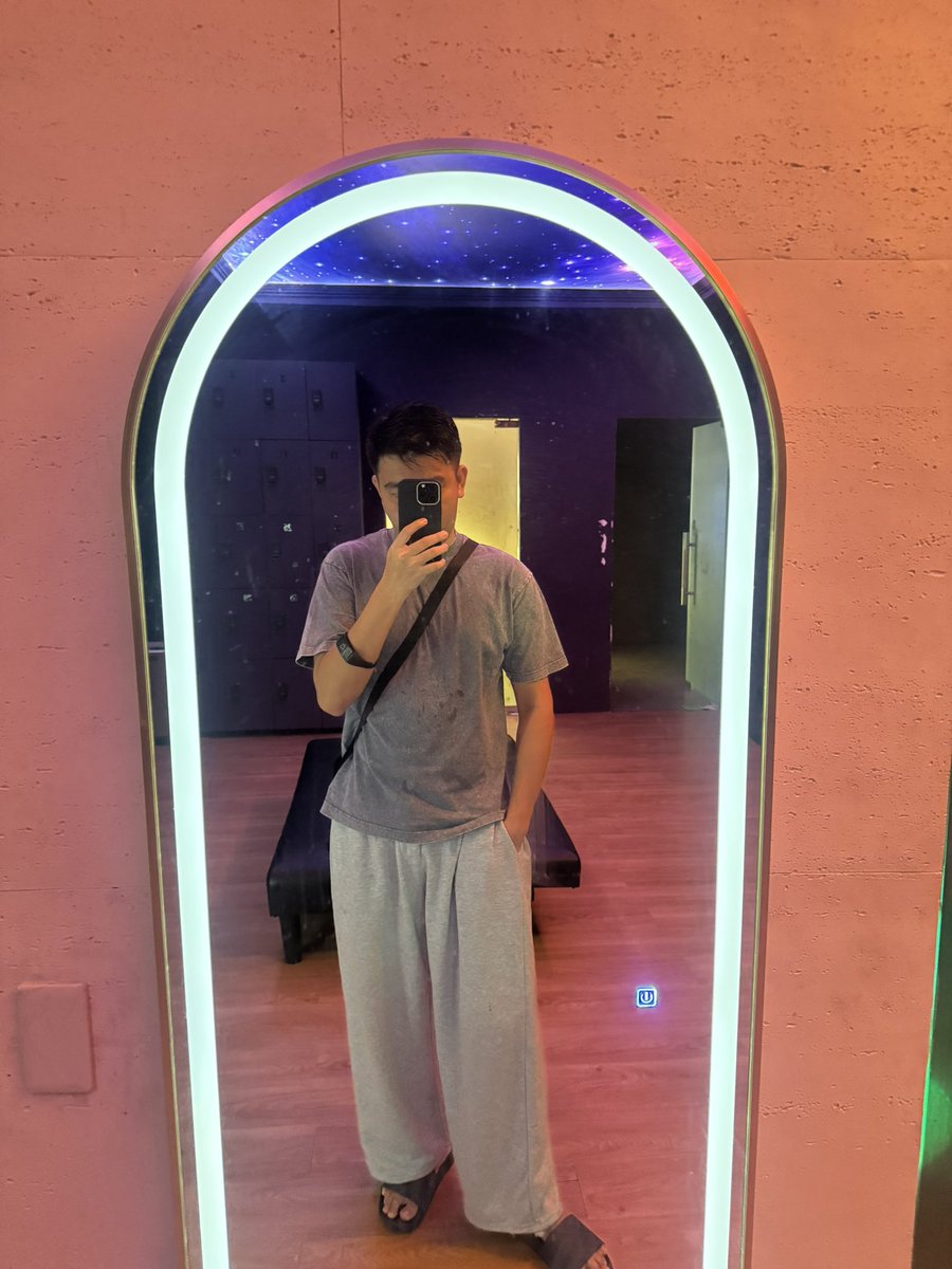 sidelurker 👀💦 tweet media