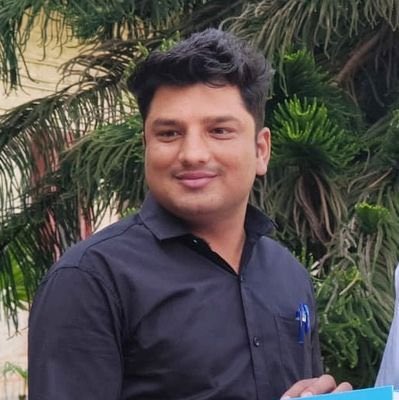 ManishMeghIN's tweet image. #RSS के शस्त्र पूजन कार्यक्रम के दौरान जेल के साथी रहे संघर्षशील भाई राकेश सैनी जी को जन्मदिवस की हार्दिक बधाई एवं उज्जवल भविष्य की शुभकामनाएँ।🎂❤️

#HappyBirthday @RakeshKhandela