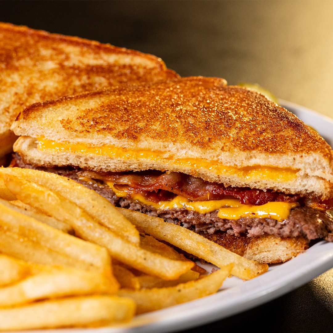 Hotshots Sports Bar and Grill tweet media